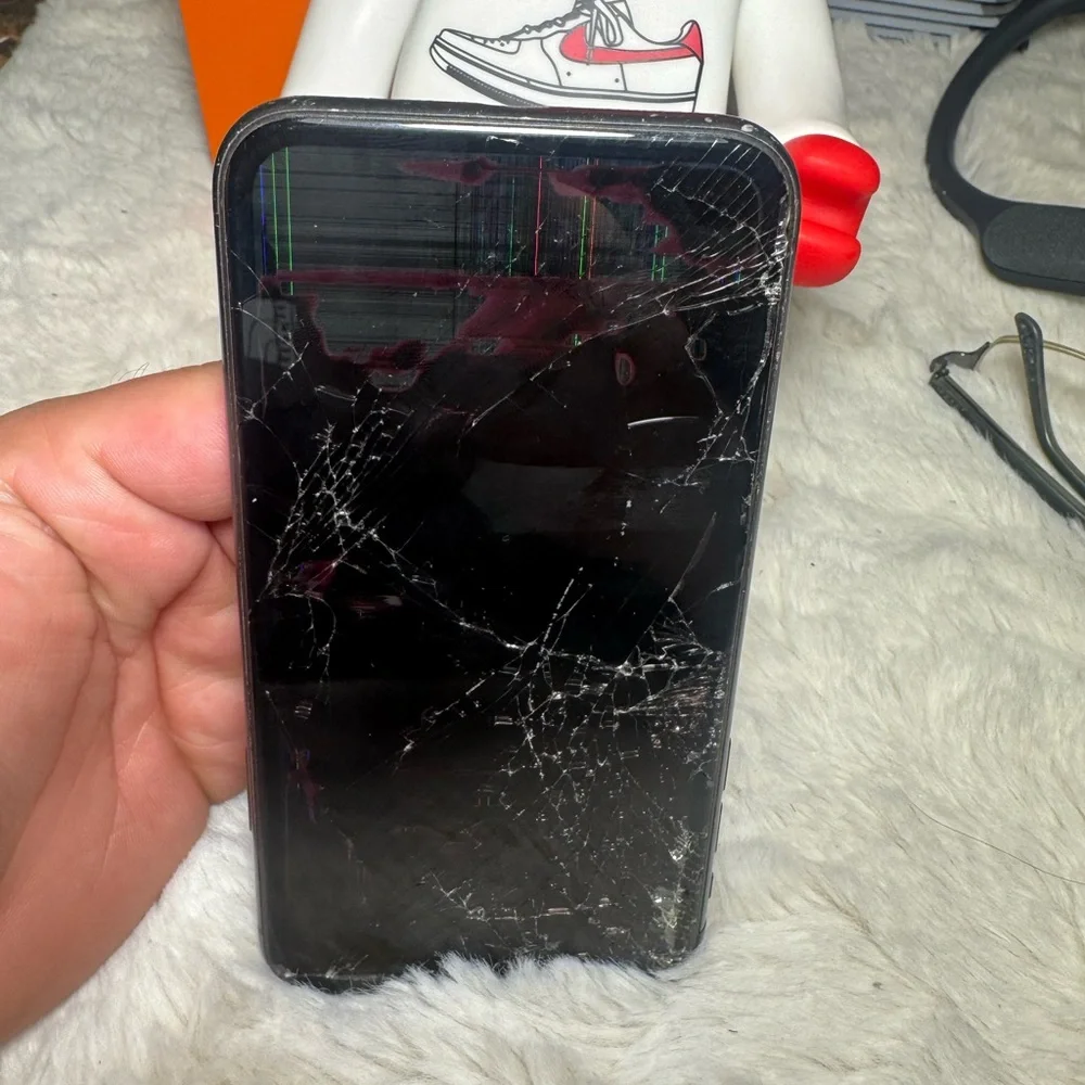 Apple iphone 11 FOR PARTS OR REPAIRS. Please read